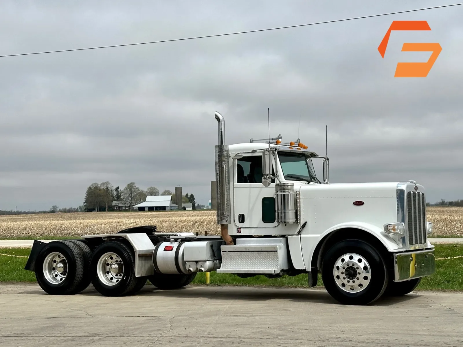 2020 Peterbilt 389 in New Lenox, IL