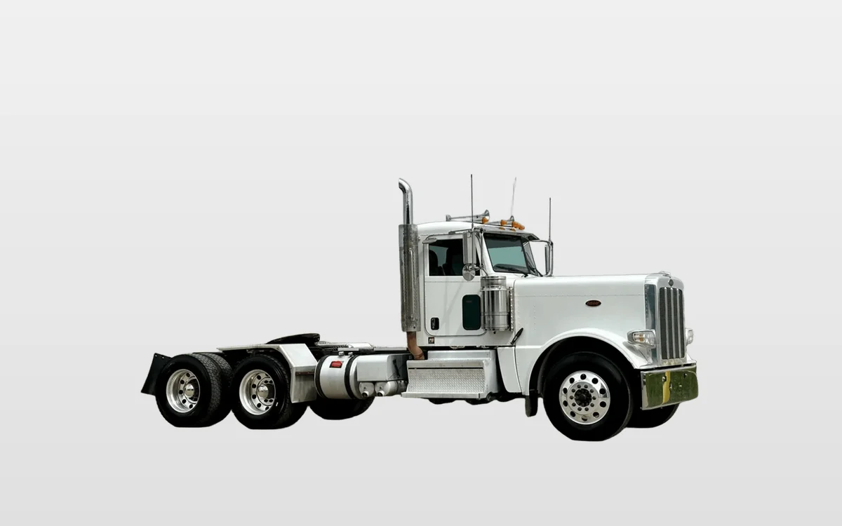 2020 Peterbilt 389 - image 1