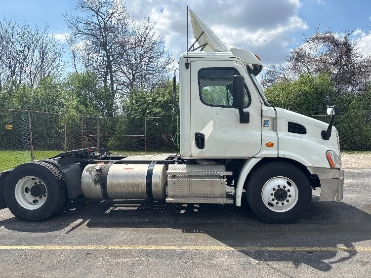 2020 Freightliner Cascadia in Middlefield, OH — photo 8