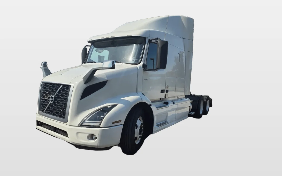 2020 Volvo - image 1