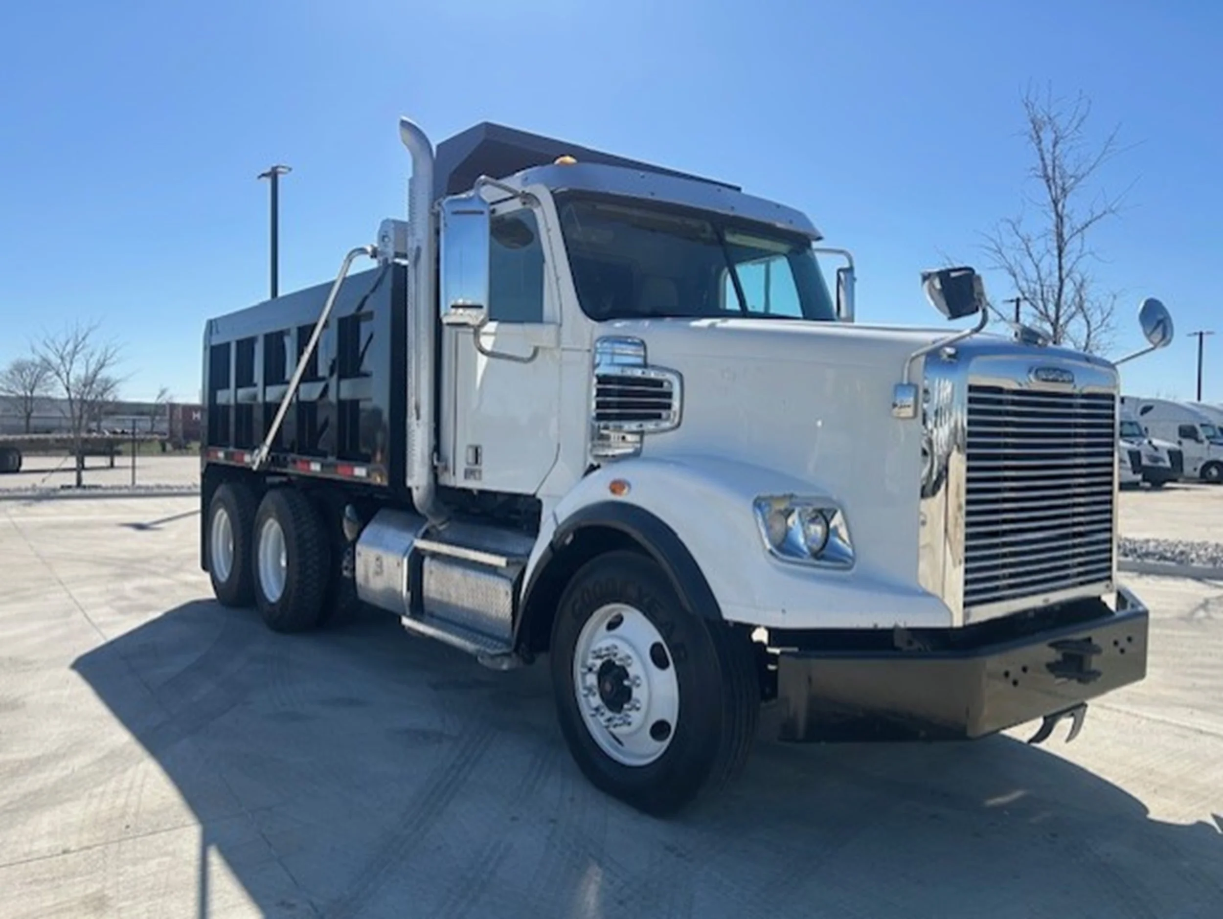 2021 Freightliner 122SD in Fort Worth, TX — photo 6