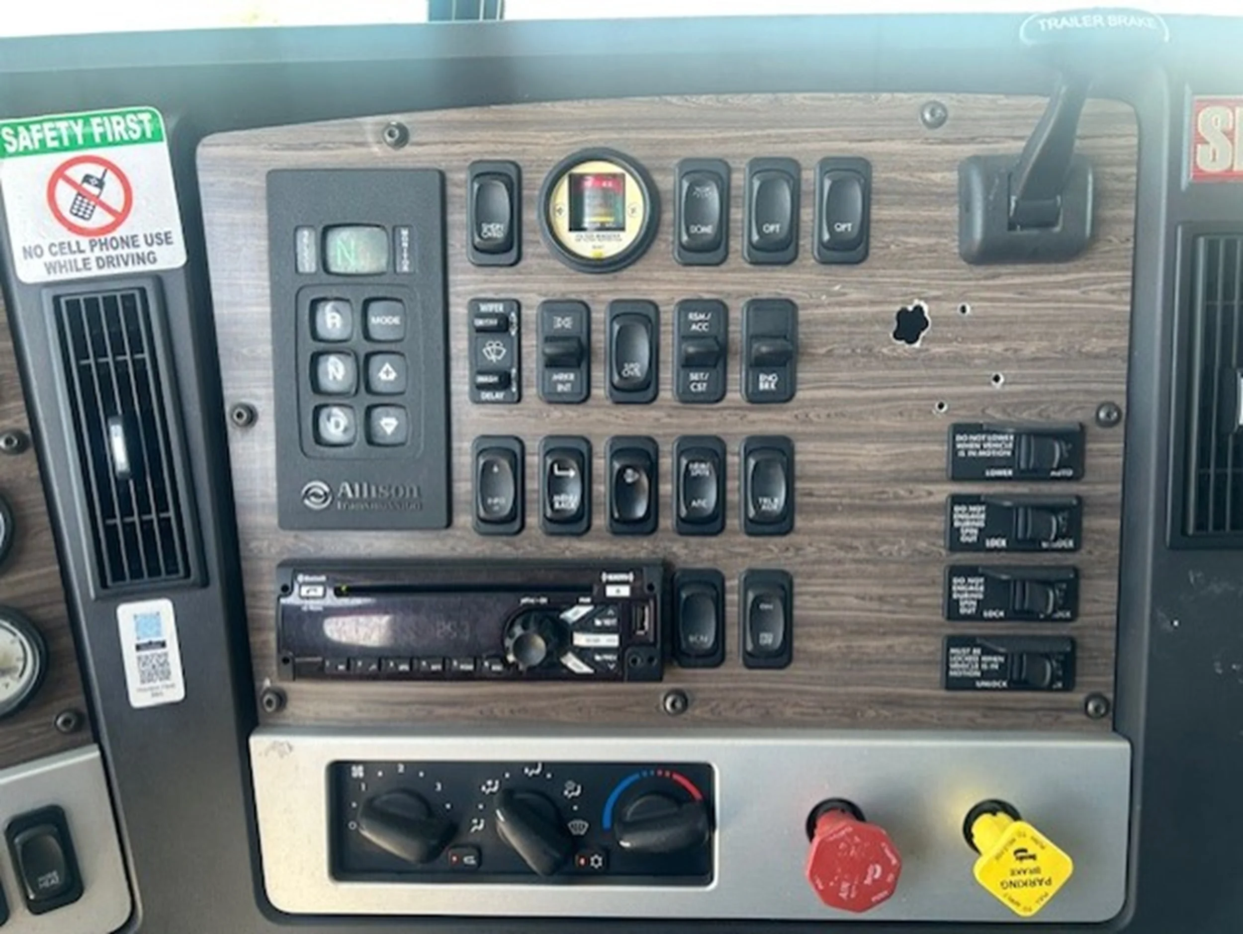 2021 Freightliner 122SD in Fort Worth, TX — photo 20