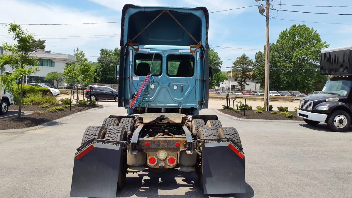 2019 Freightliner Cascadia in Norwood, MA — photo 5