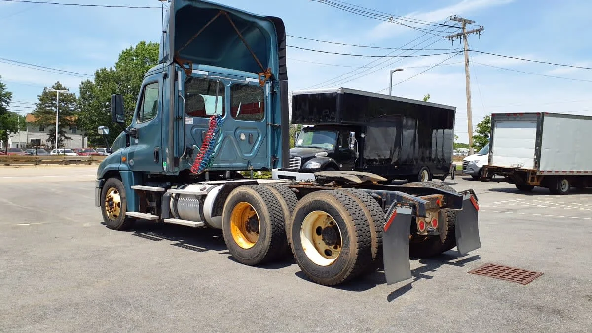 2019 Freightliner Cascadia in Norwood, MA — photo 6