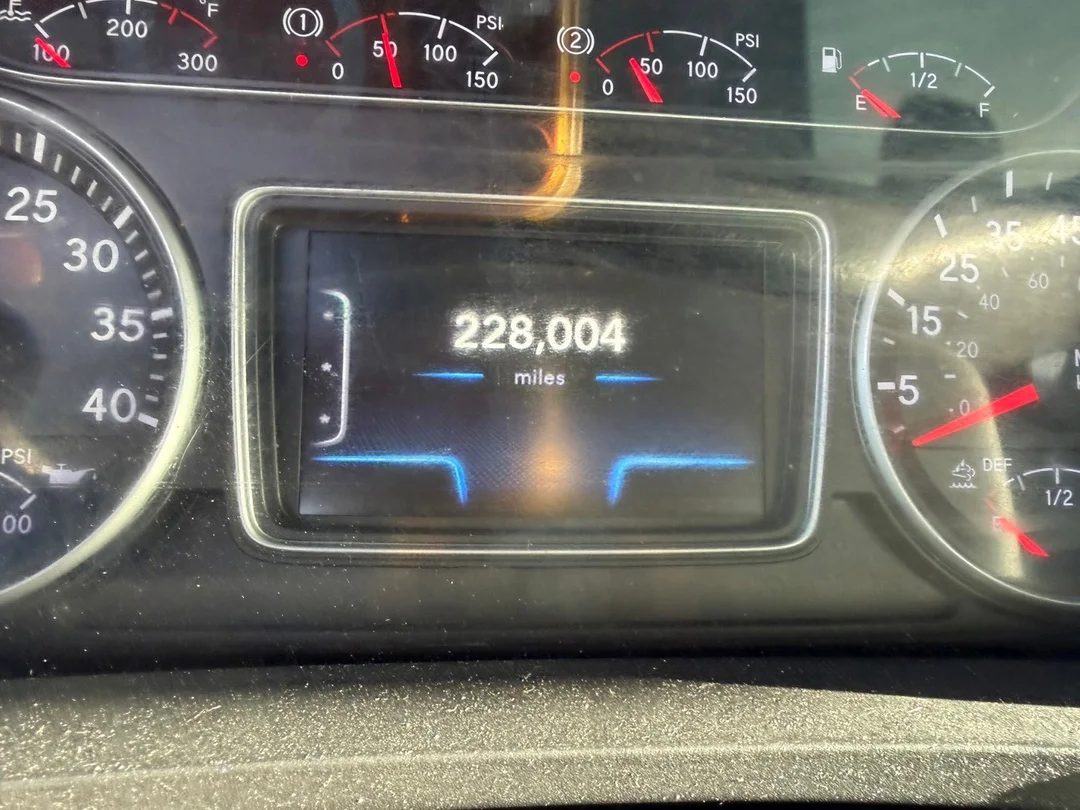 2019 International MV - image 15