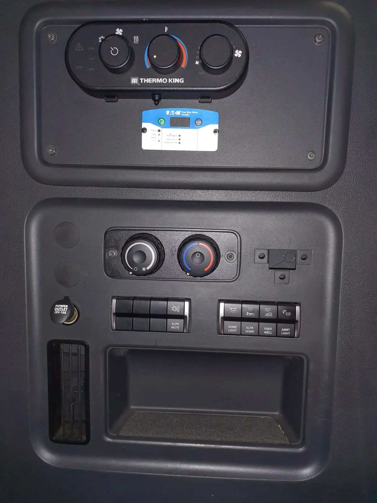 2020 Freightliner Cascadia in Oak Creek, WI — photo 13