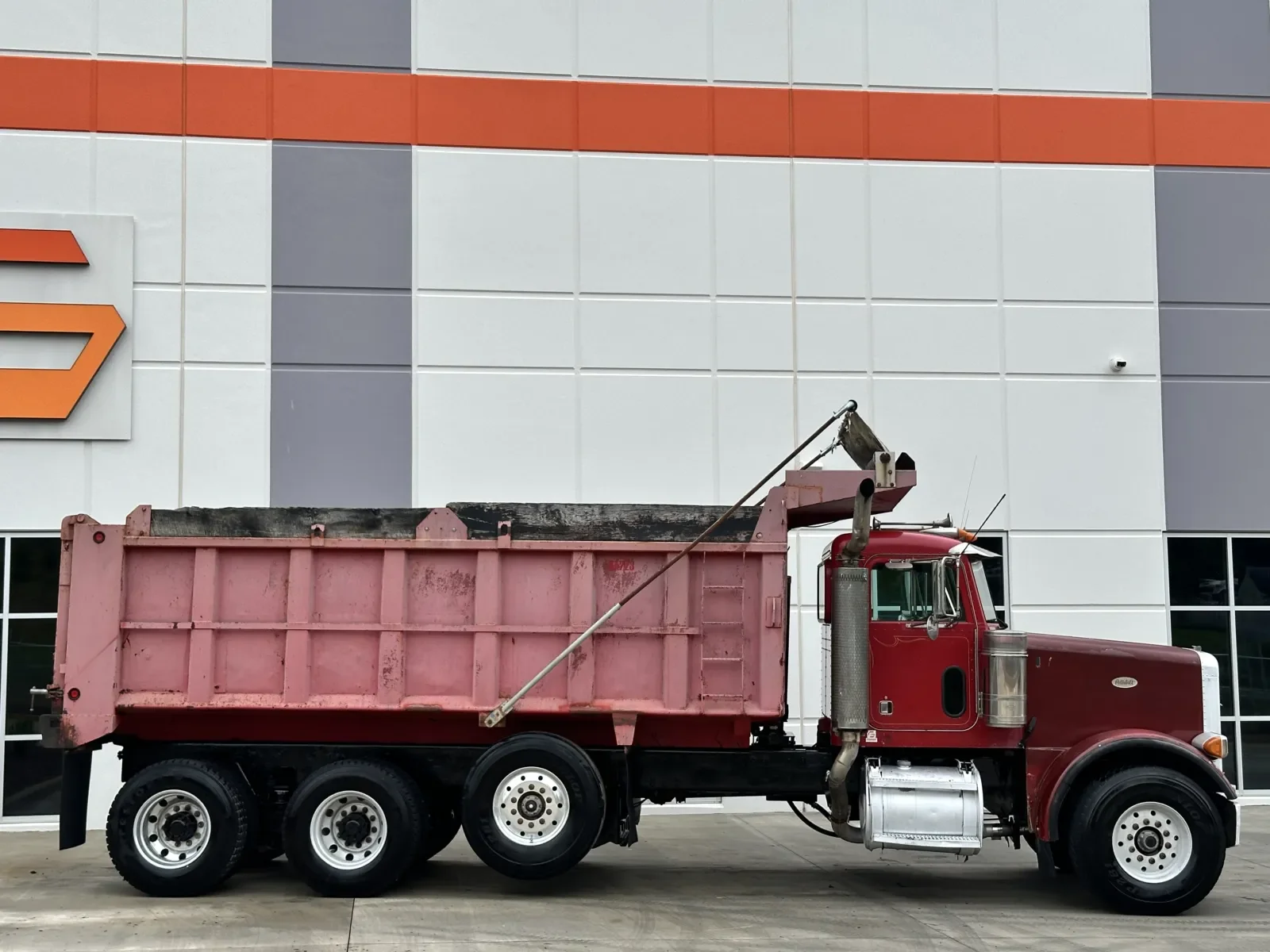 1996 Peterbilt in Greer, SC — photo 4