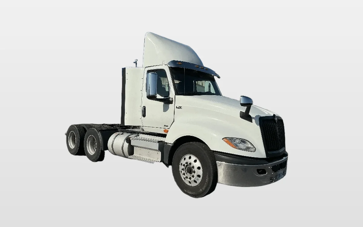 2020 International LT - image 1