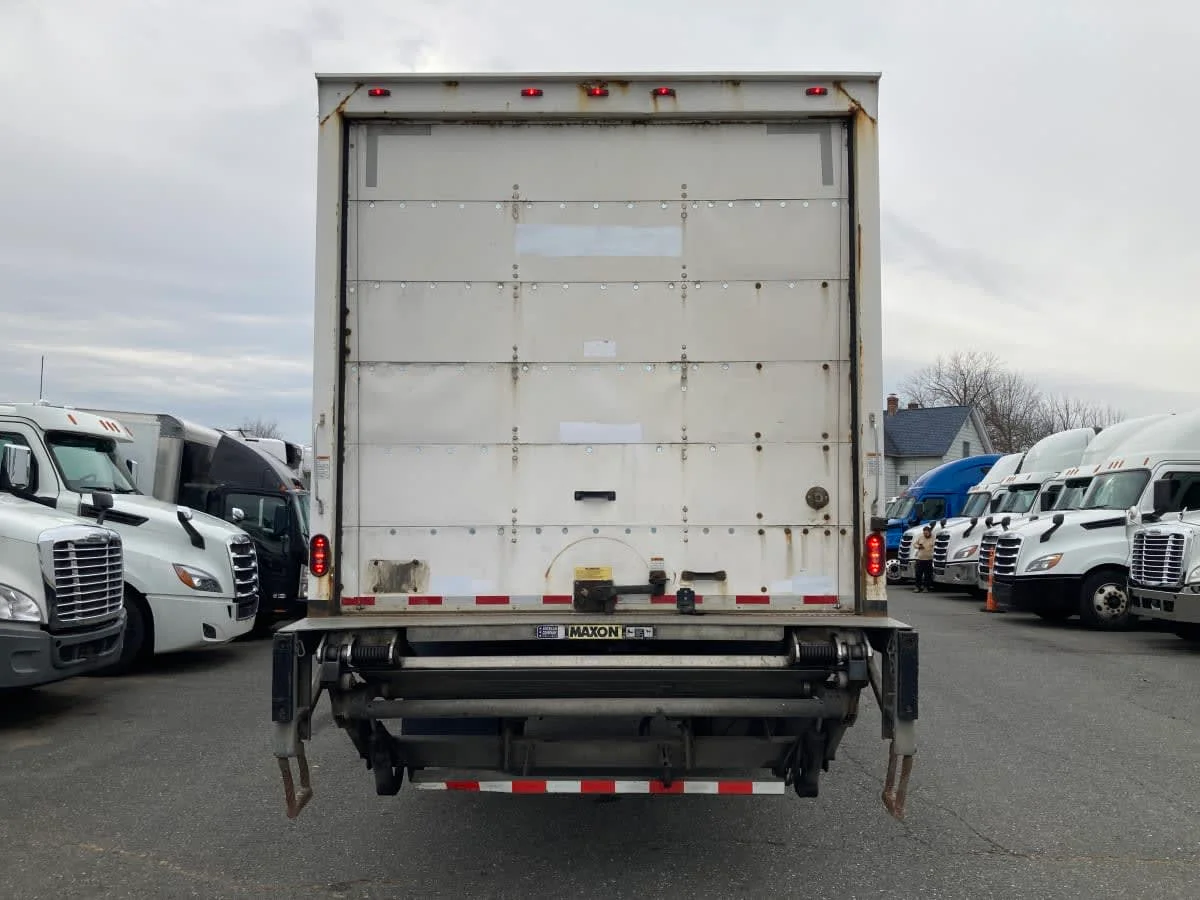 2019 Freightliner M2 106 - image 5