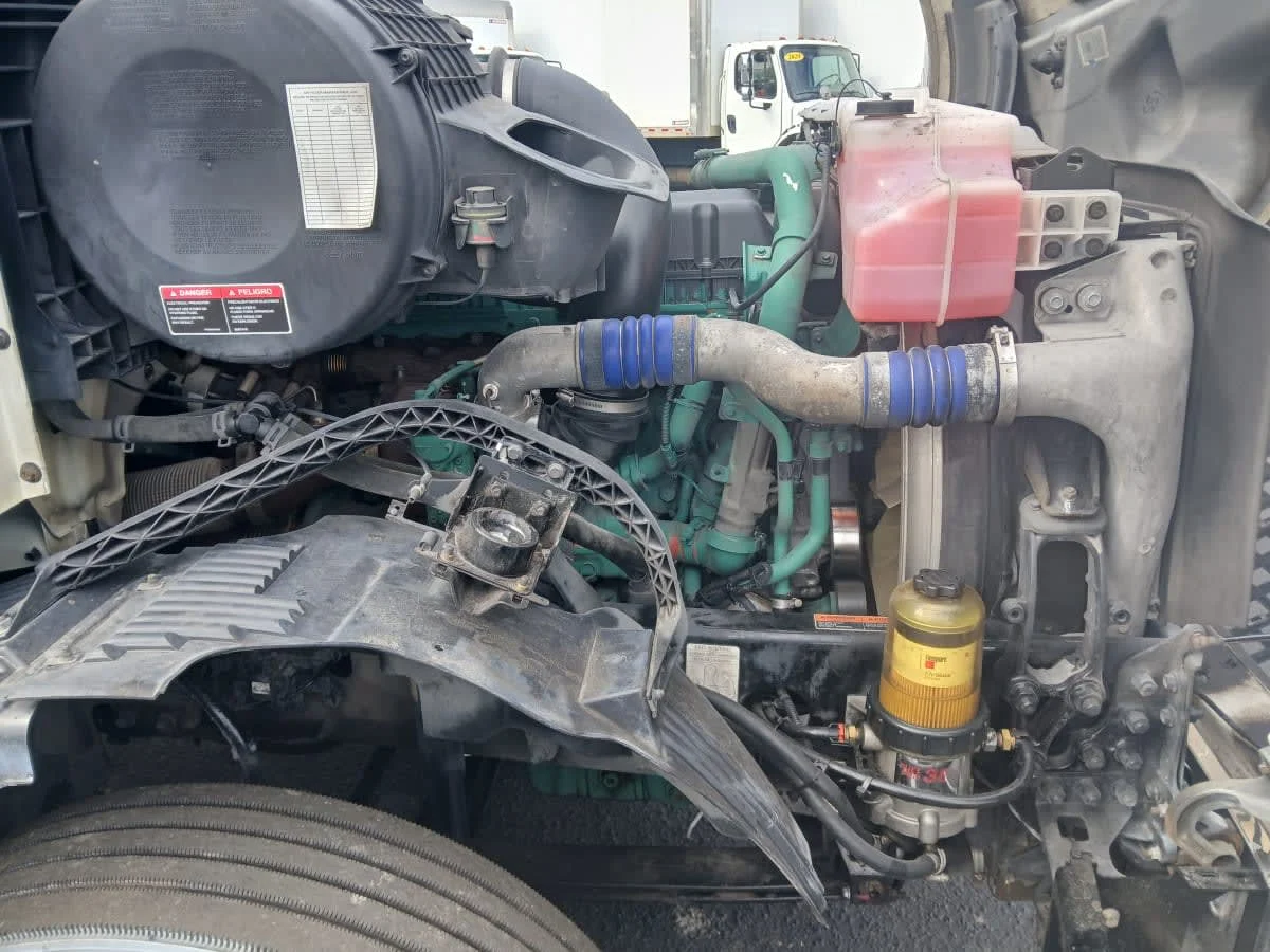 2016 Volvo VNL 860 in Jacksonville, FL — photo 10