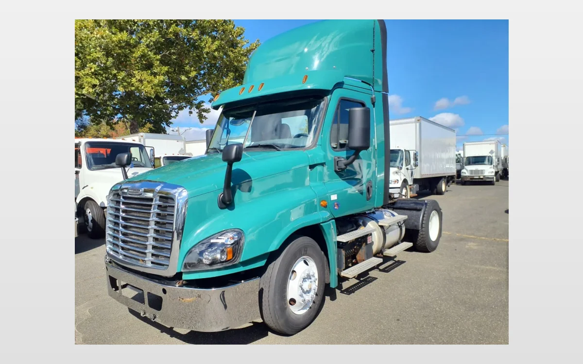 2018 Freightliner - image 1