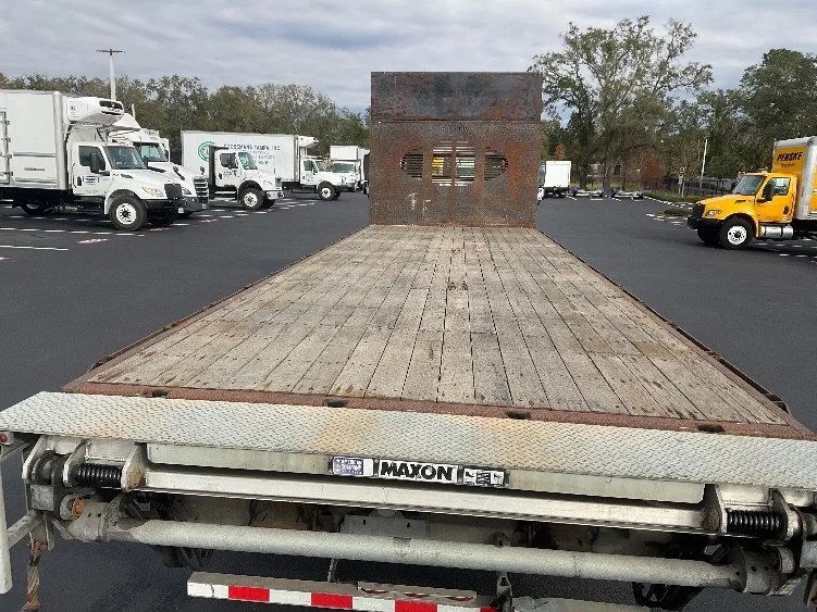 2019 Freightliner M2 106 - image 8