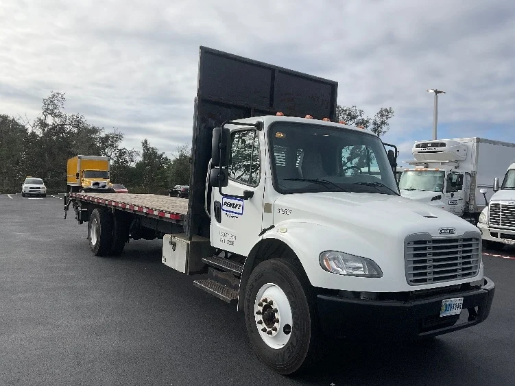 2019 Freightliner M2 106 in Tampa, FL