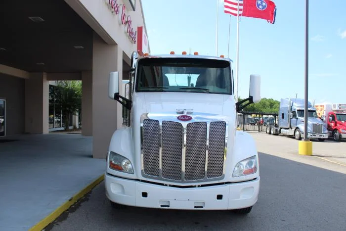 2021 Peterbilt 579 — photo 3