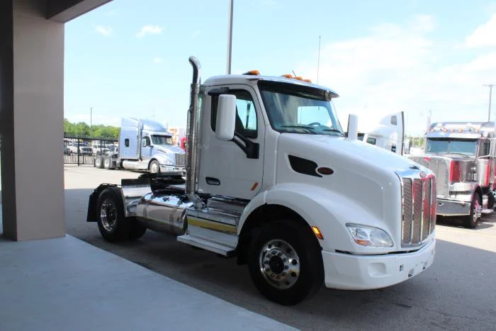 2021 Peterbilt 579 — photo 8
