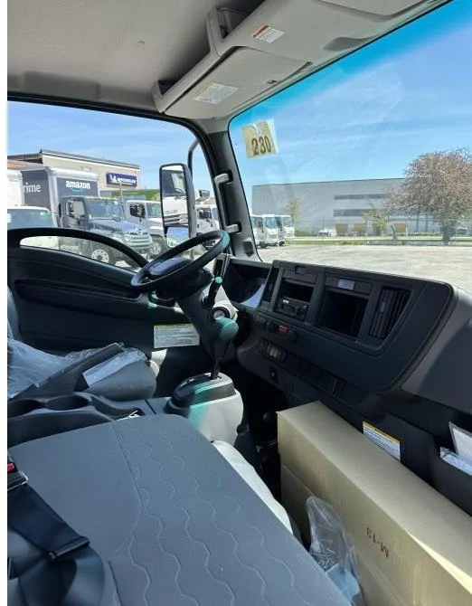 2025 Isuzu NPR - image 9