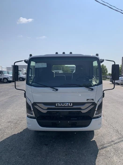 2025 Isuzu NPR - image 3