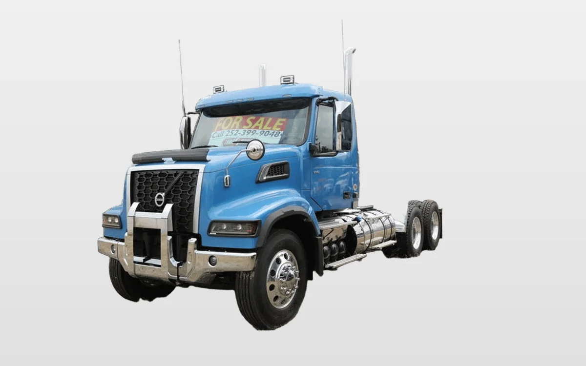 2025 Volvo - image 1