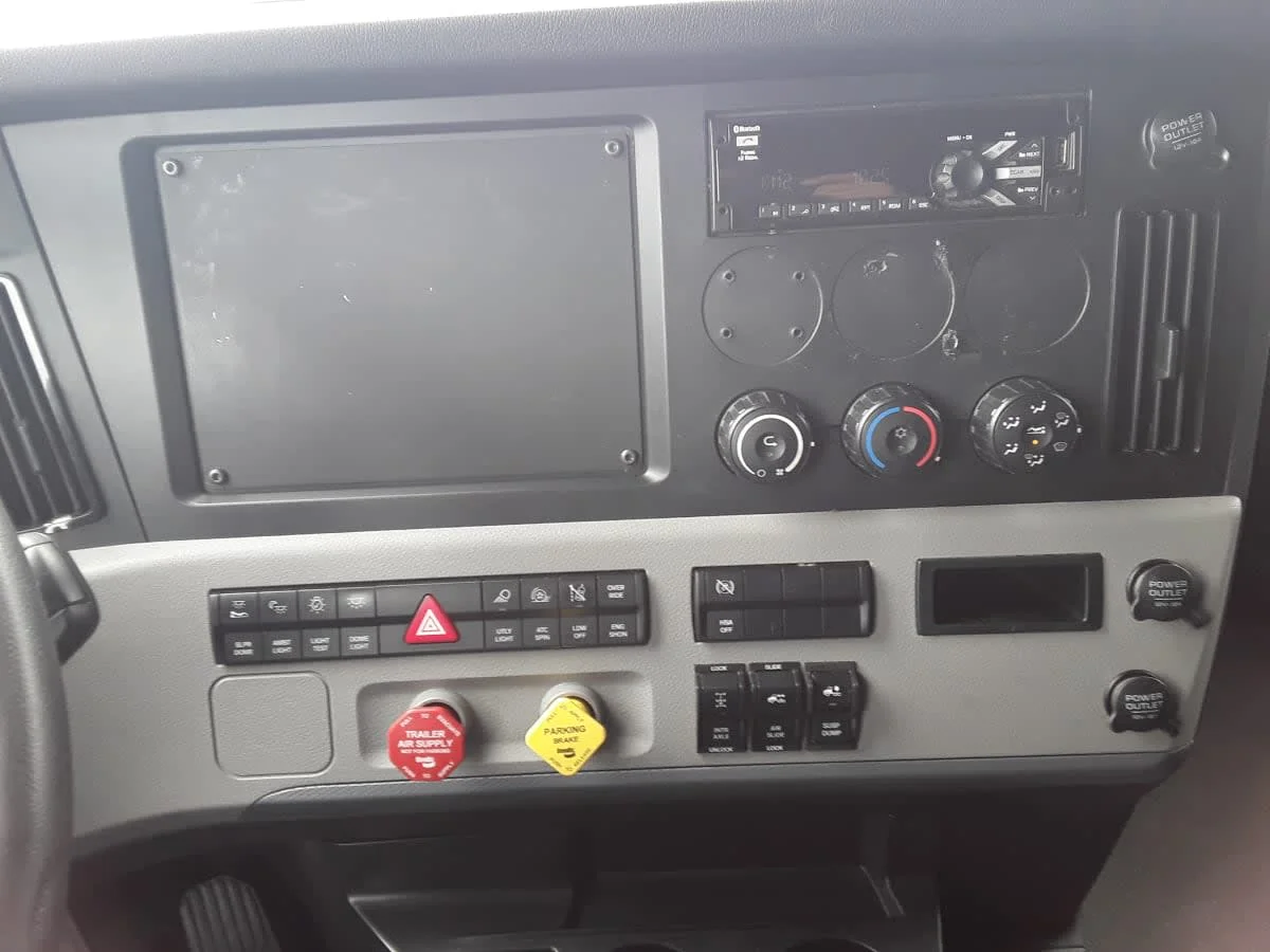 2021 Freightliner Cascadia in Hilliard, OH — photo 10