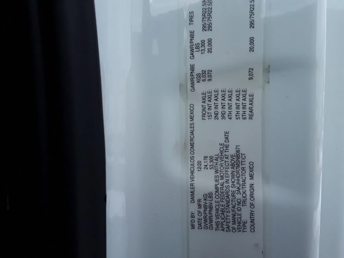 2021 Freightliner Cascadia in Hilliard, OH — photo 15
