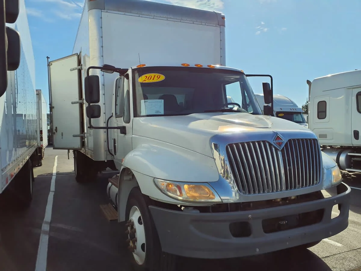 2019 International 4300 in Altoona, IA — photo 3