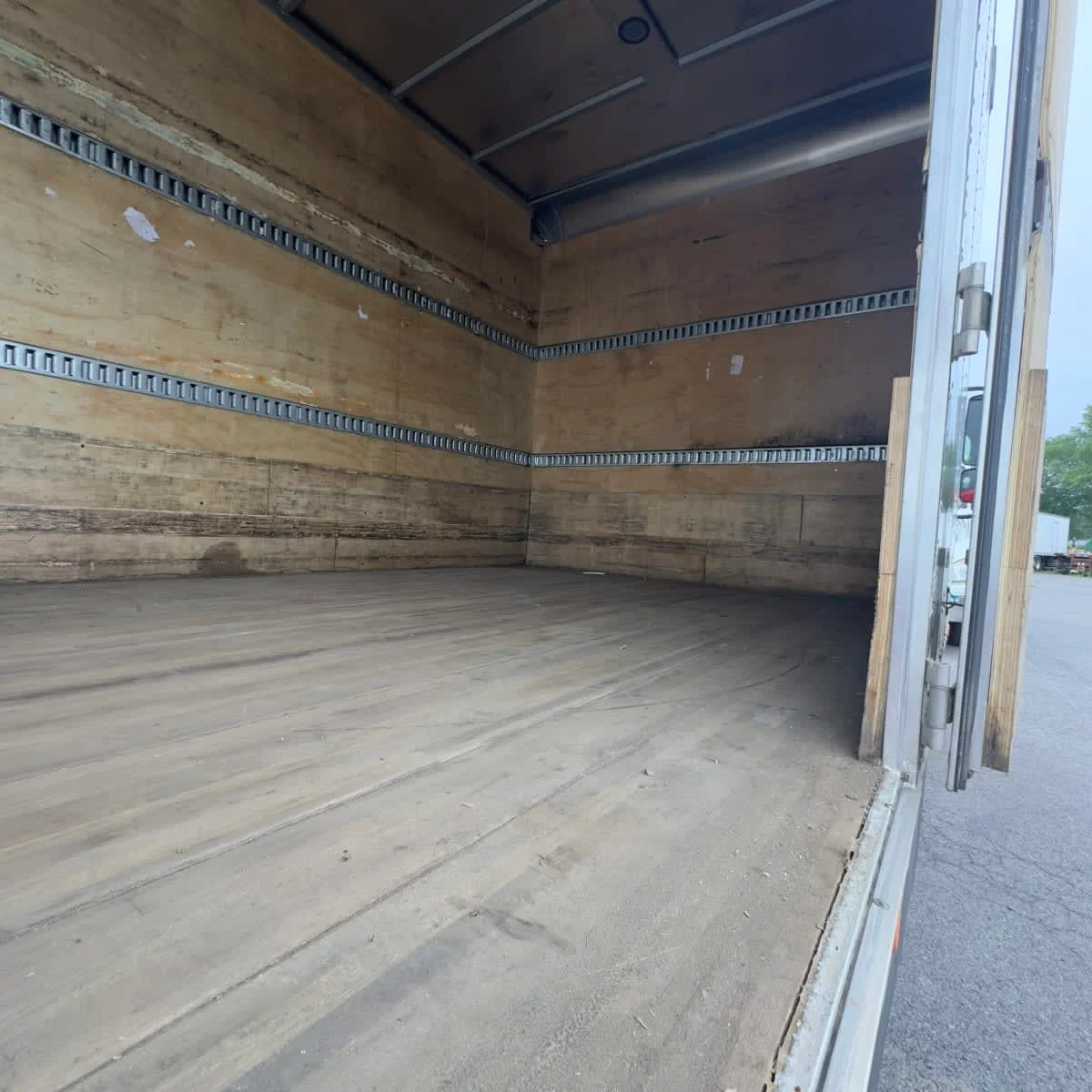 2019 Freightliner M2 106 in Syracuse, NY — photo 12
