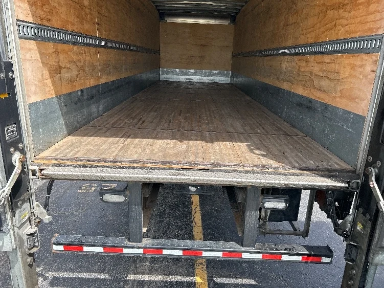 2020 Freightliner eM2 in Kansas City, MO — photo 10