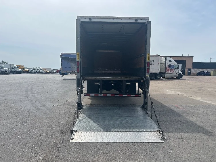 2020 Freightliner eM2 in Kansas City, MO — photo 8