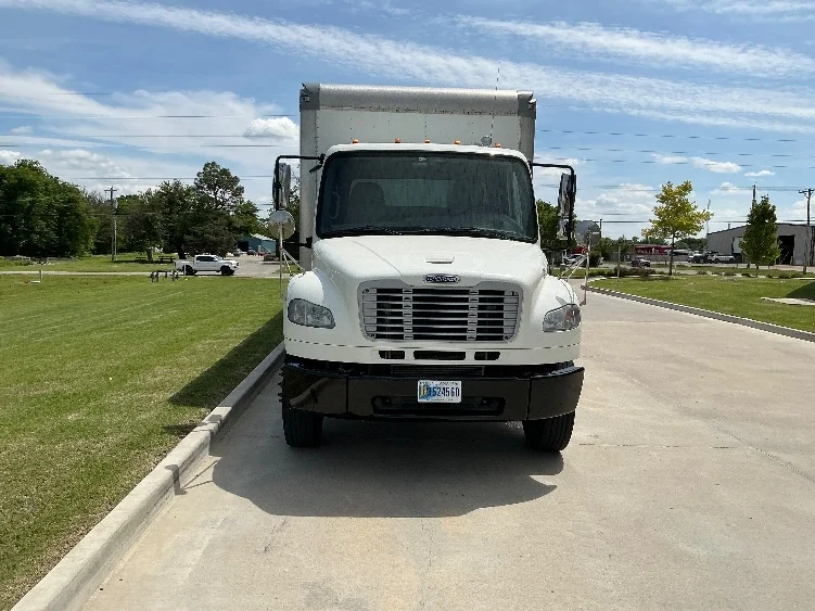 2020 Freightliner eM2 in Kansas City, MO — photo 2