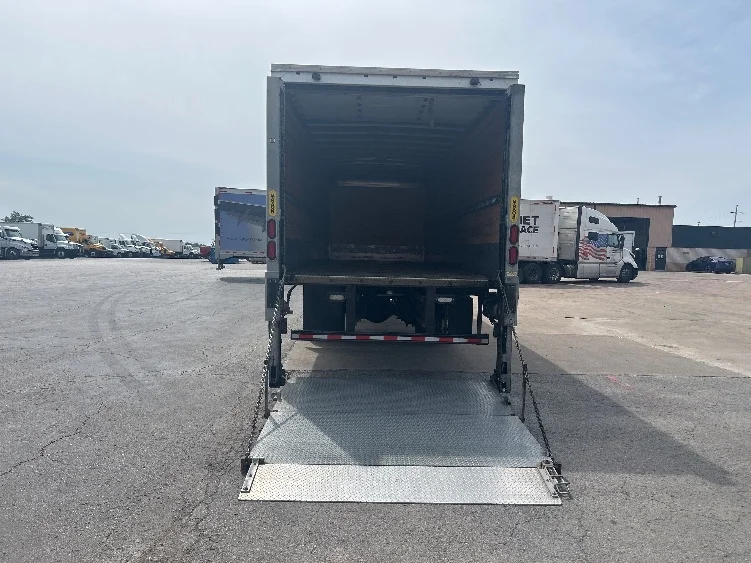 2020 Freightliner eM2 in Kansas City, MO — photo 9