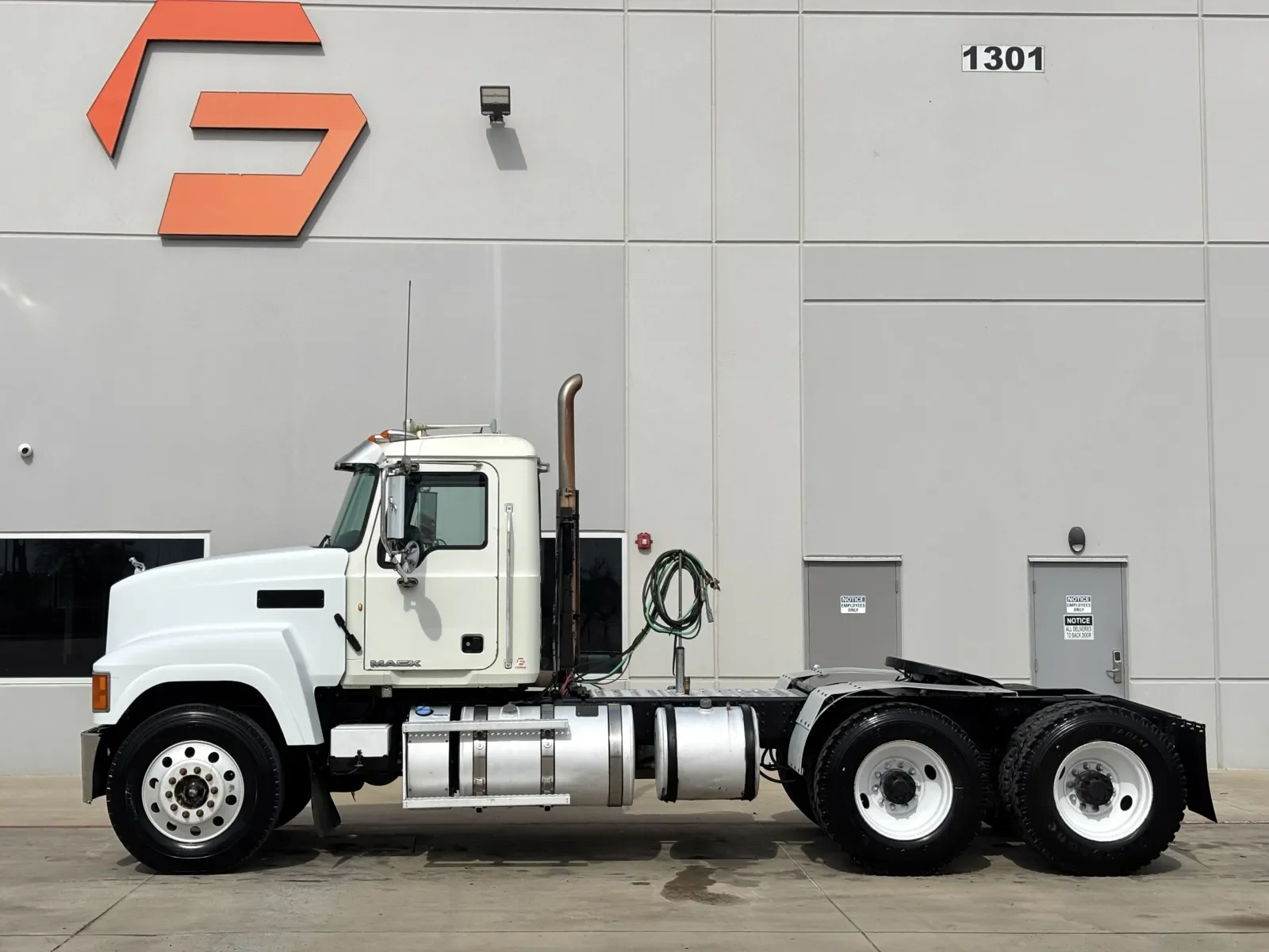 2016 Mack Pinnacle in Hutchins, TX — photo 4