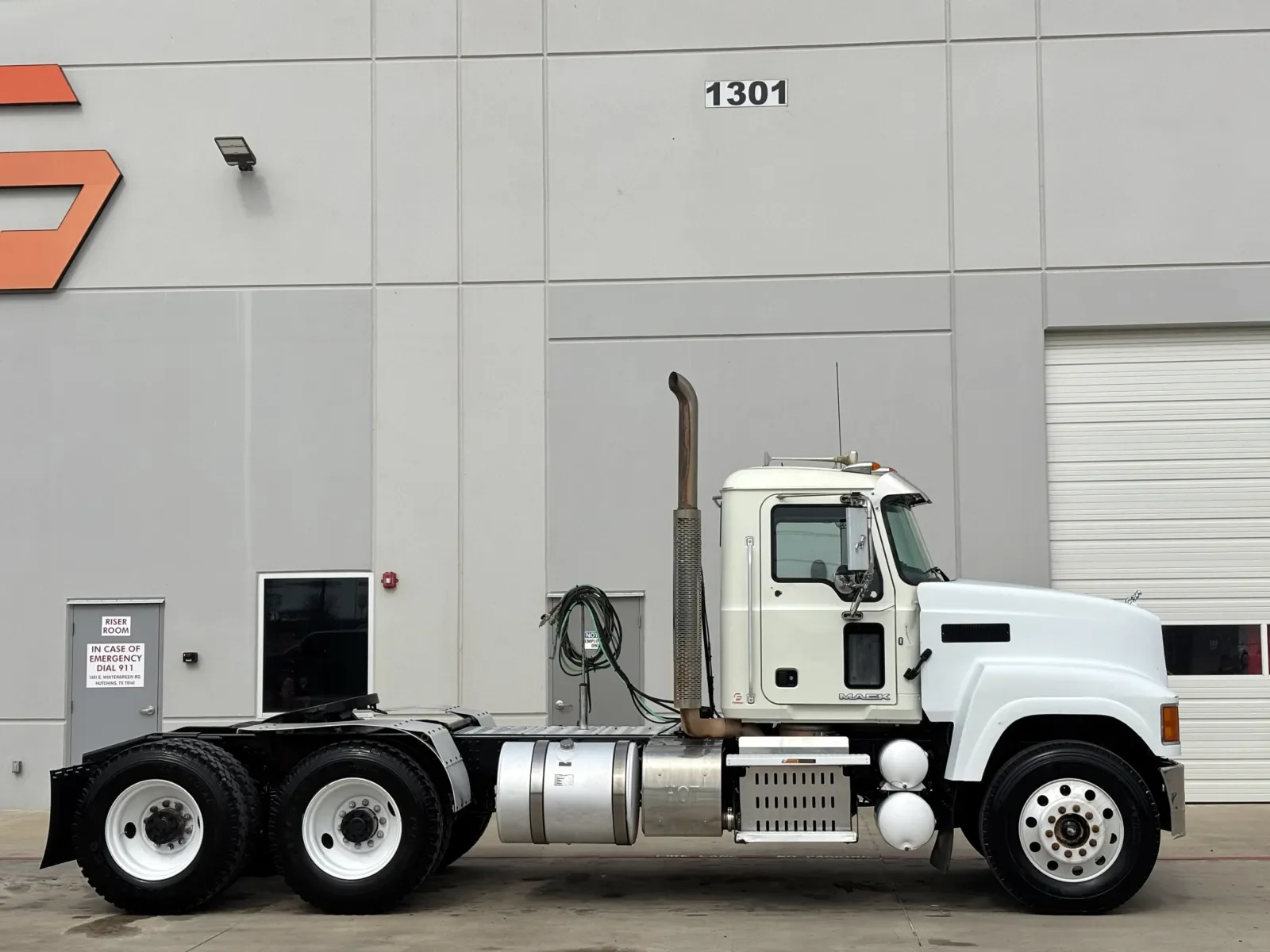 2016 Mack Pinnacle in Hutchins, TX — photo 3