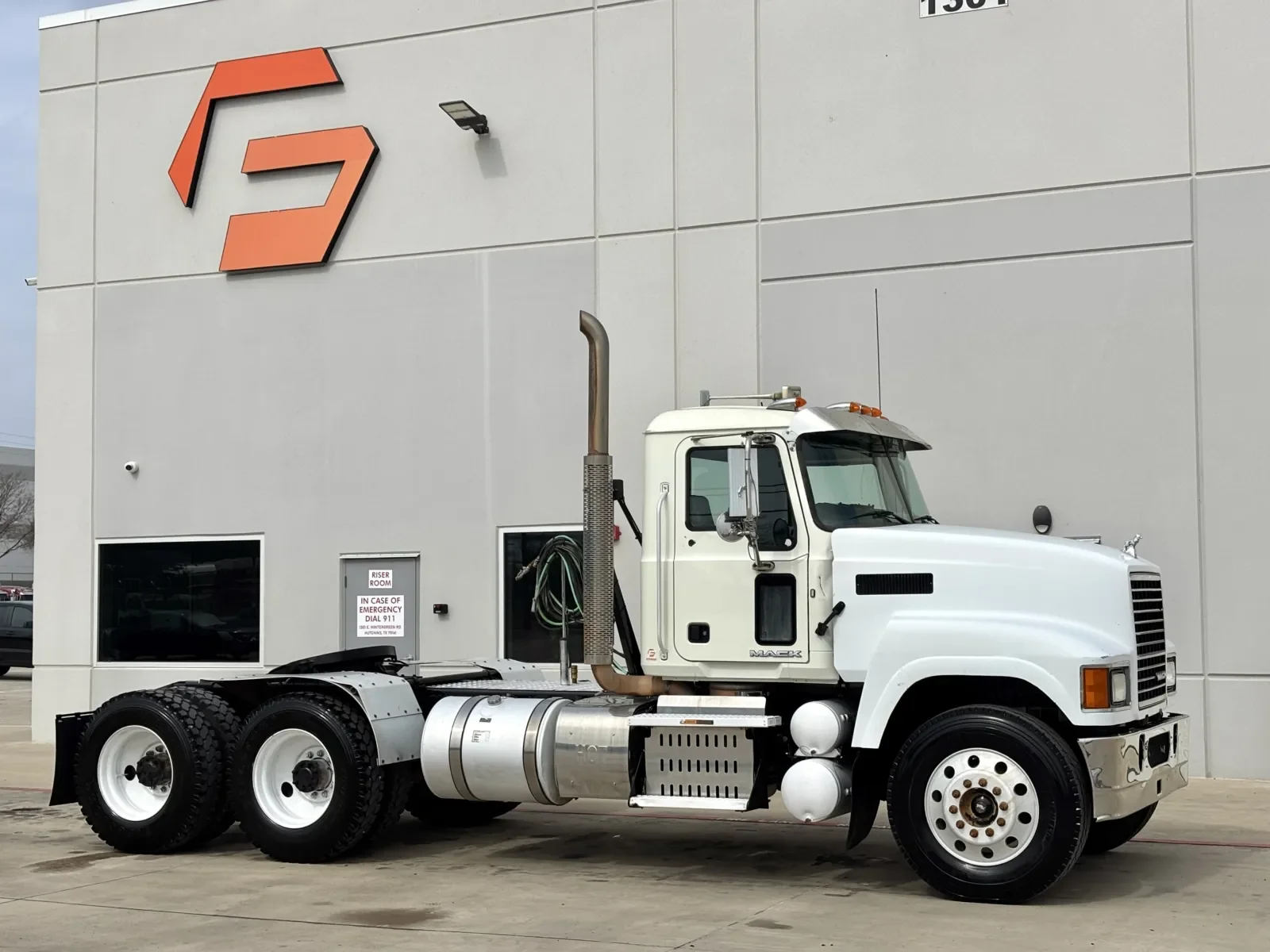 2016 Mack Pinnacle in Hutchins, TX