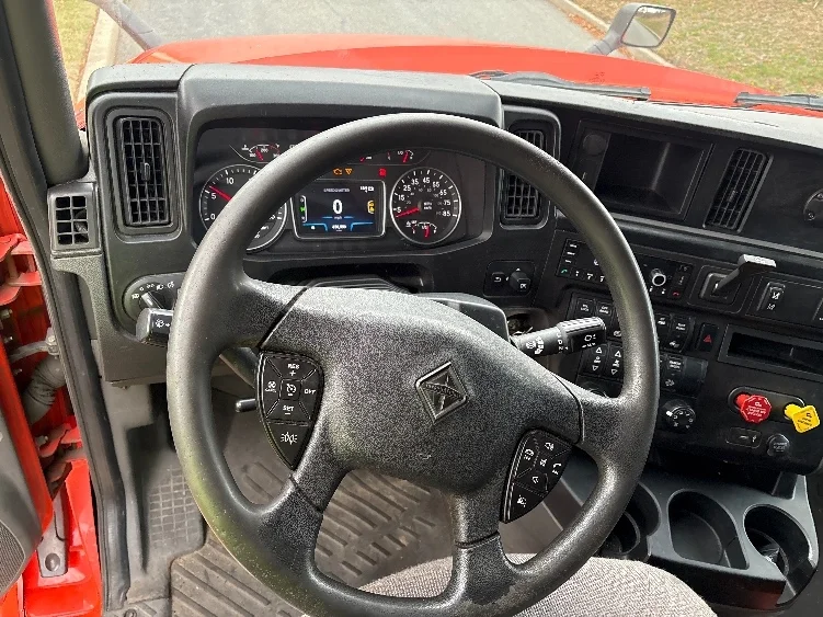 2021 International LT in Hagerstown, MD — photo 10