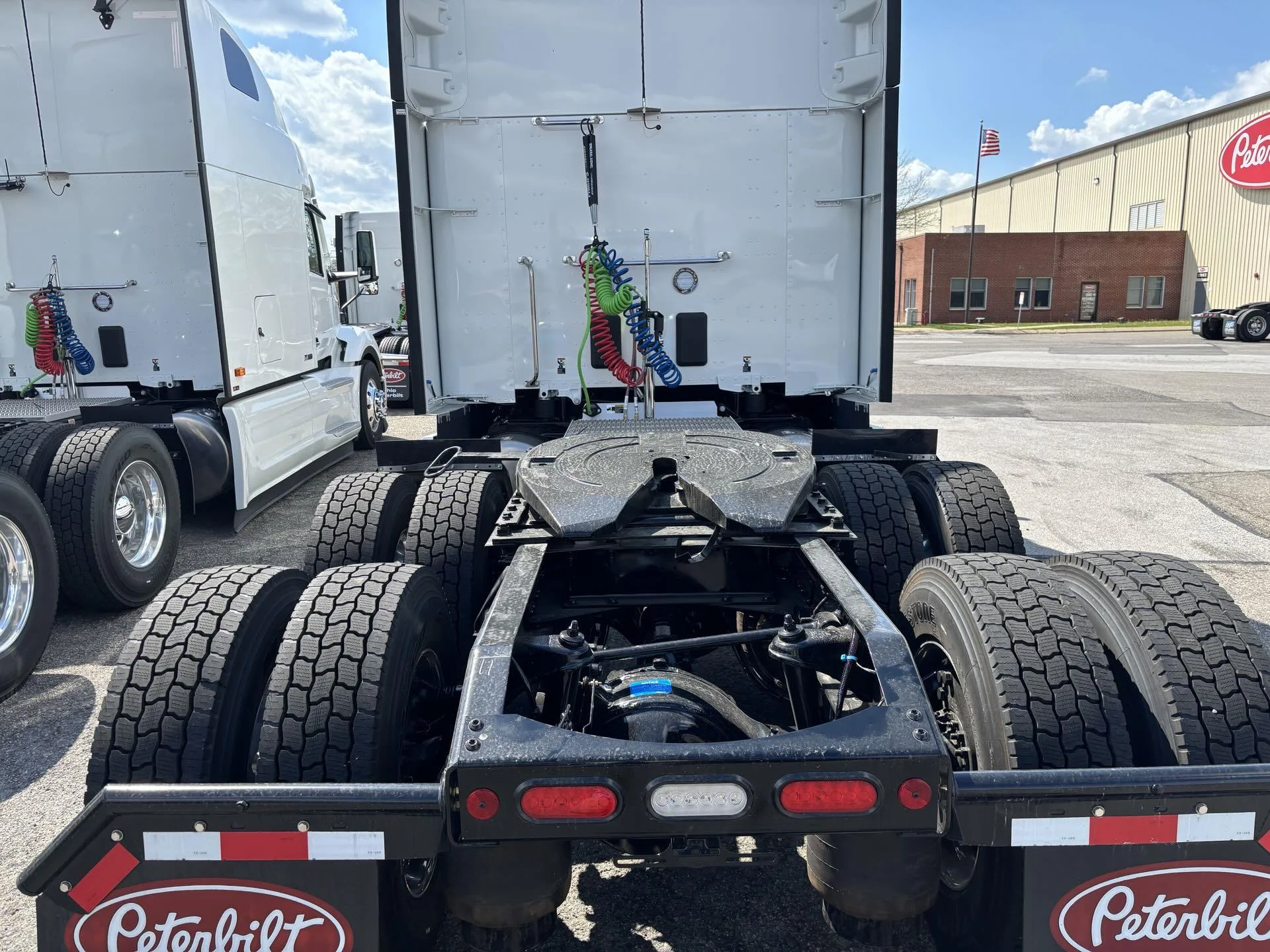 2027 Peterbilt 579 in Zanesville, OH — photo 6