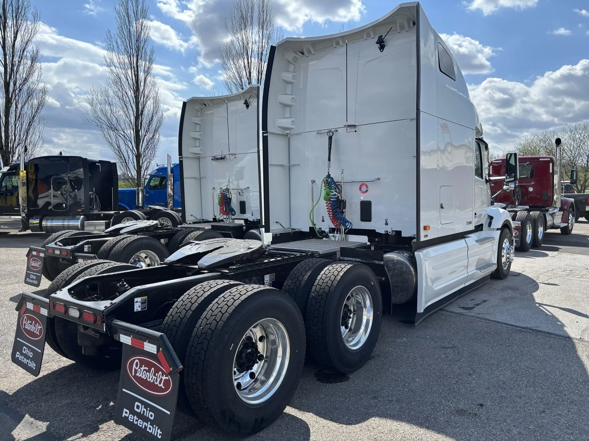 2027 Peterbilt 579 in Zanesville, OH — photo 3