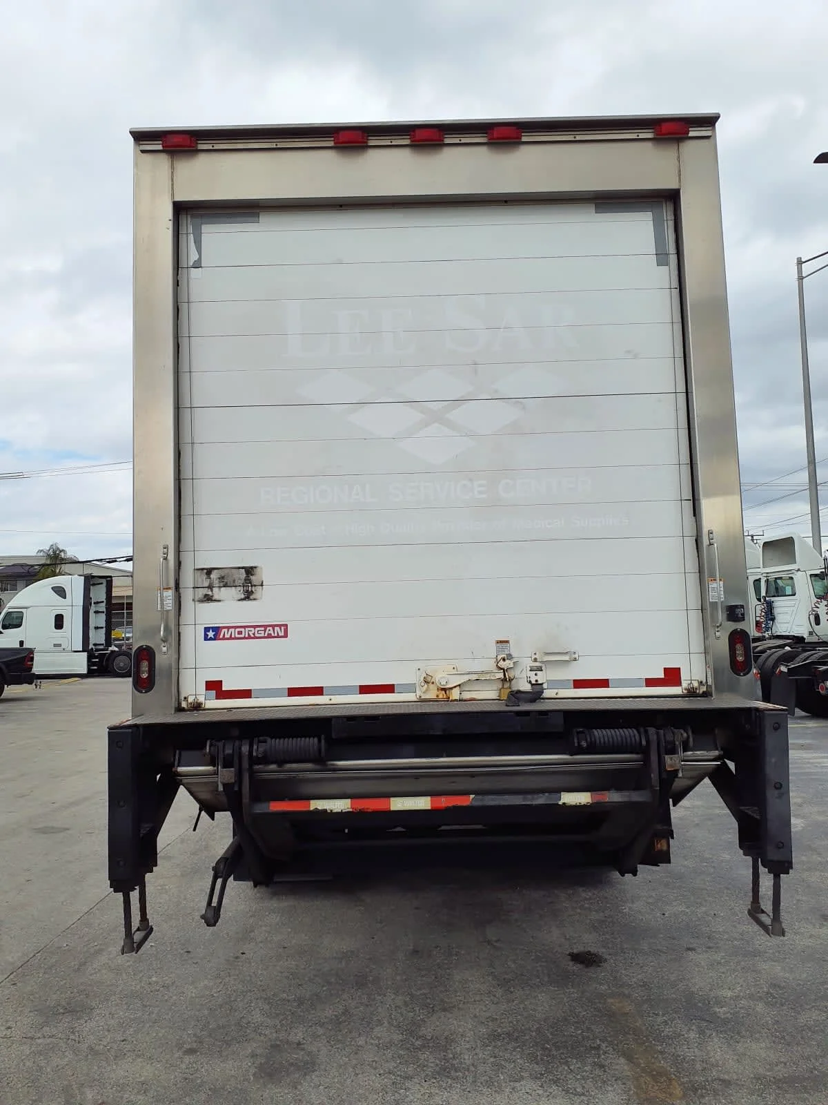 2018 Freightliner M2 106 in Miami, FL — photo 5