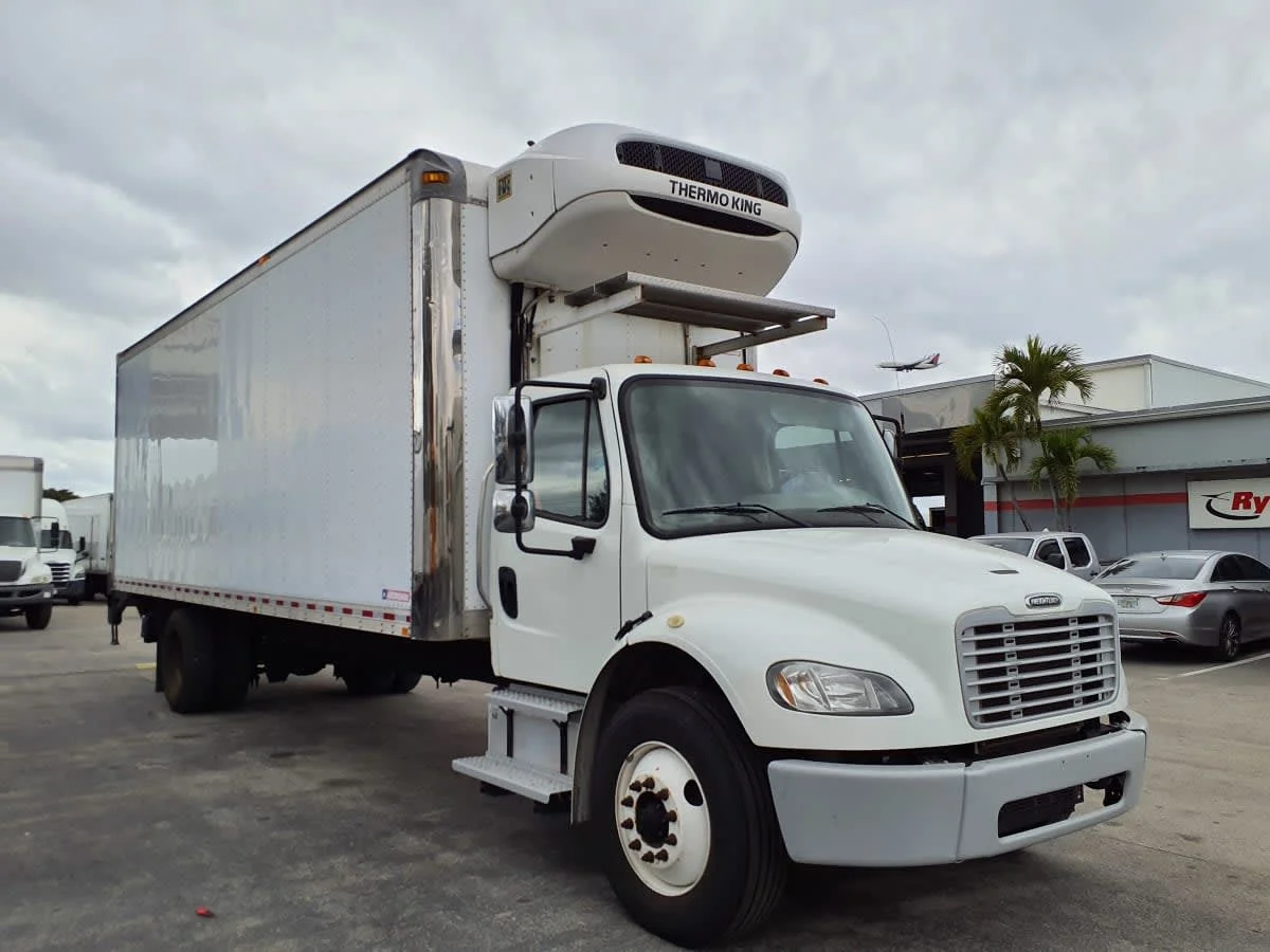 2018 Freightliner M2 106 in Miami, FL — photo 3