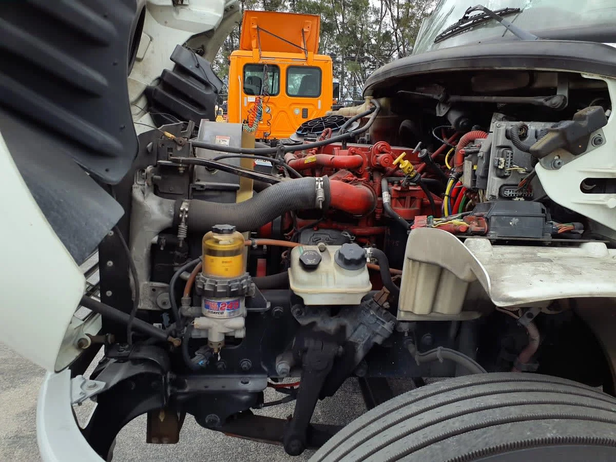 2018 Freightliner M2 106 in Miami, FL — photo 10