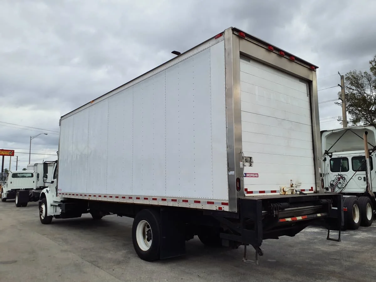 2018 Freightliner M2 106 in Miami, FL — photo 6