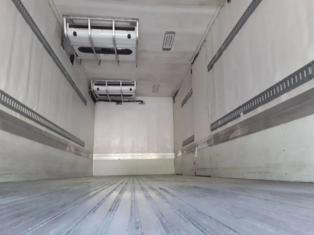 2018 Freightliner M2 106 - image 5