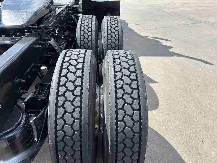 2020 Peterbilt 567 - image 12