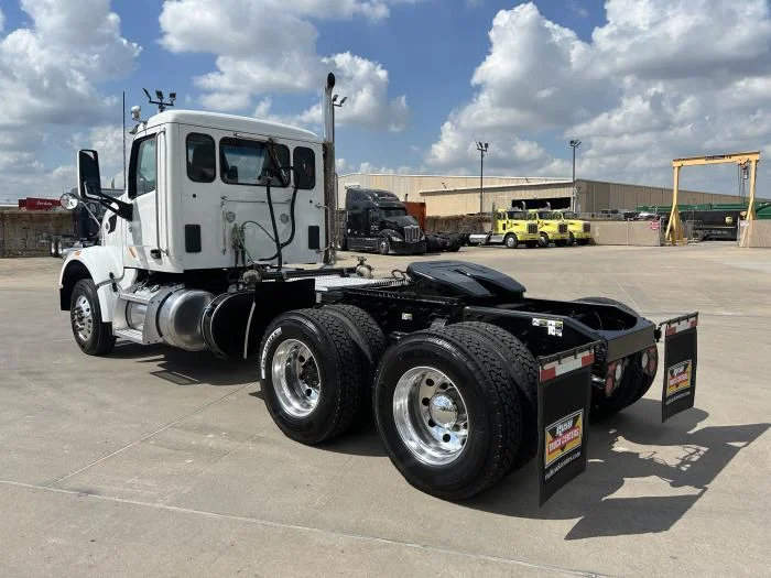 2020 Peterbilt 567 - image 4