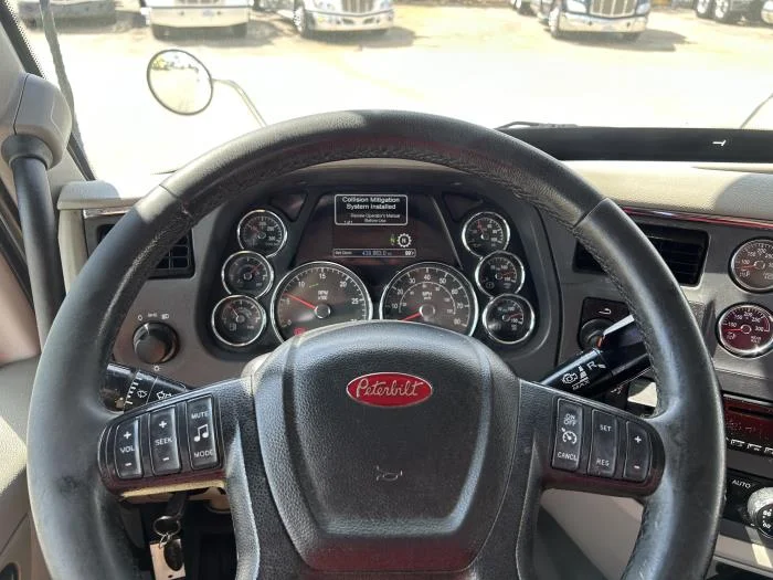 2020 Peterbilt 567 - image 31