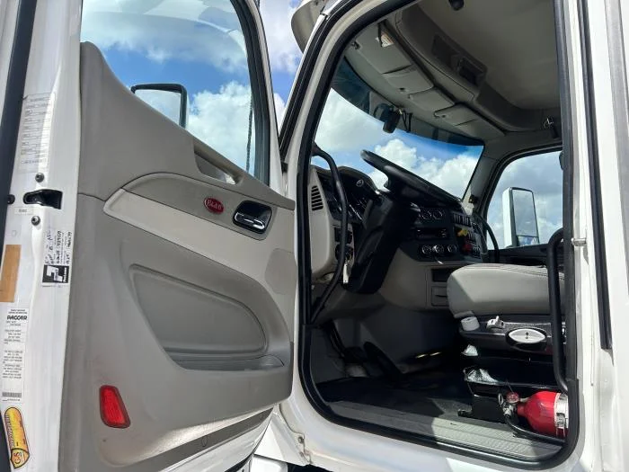 2020 Peterbilt 567 - image 25