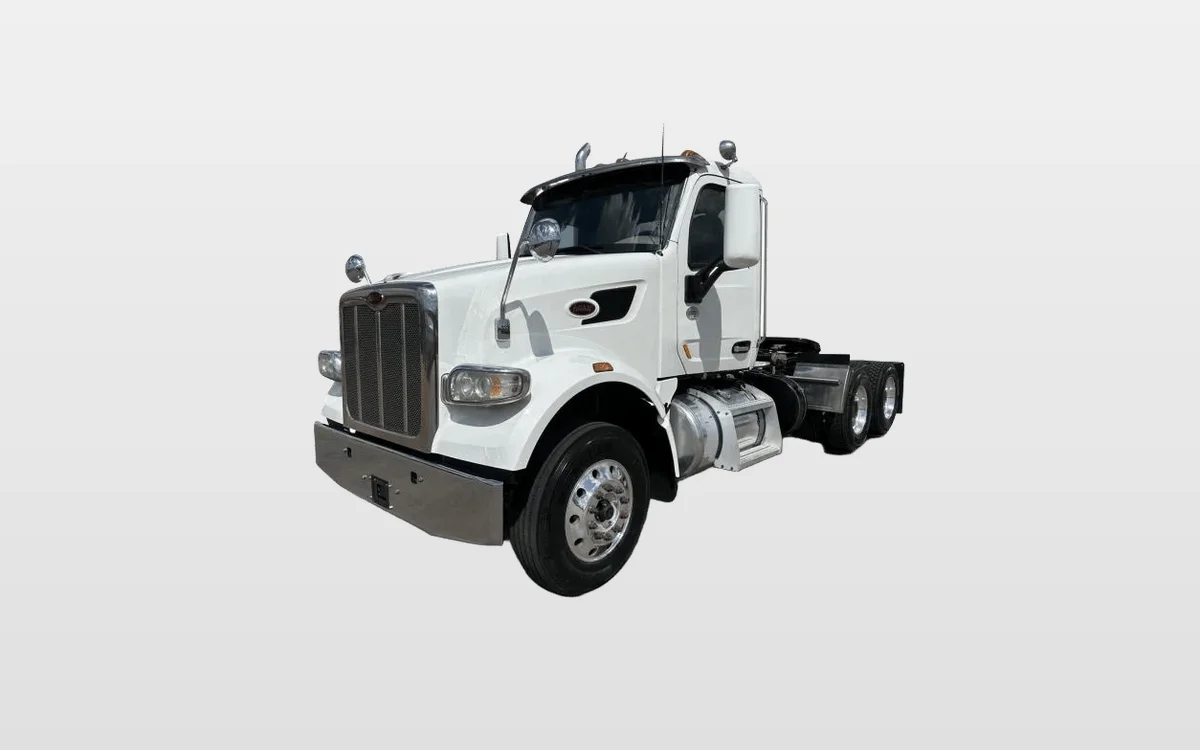2020 Peterbilt 567 - image 1