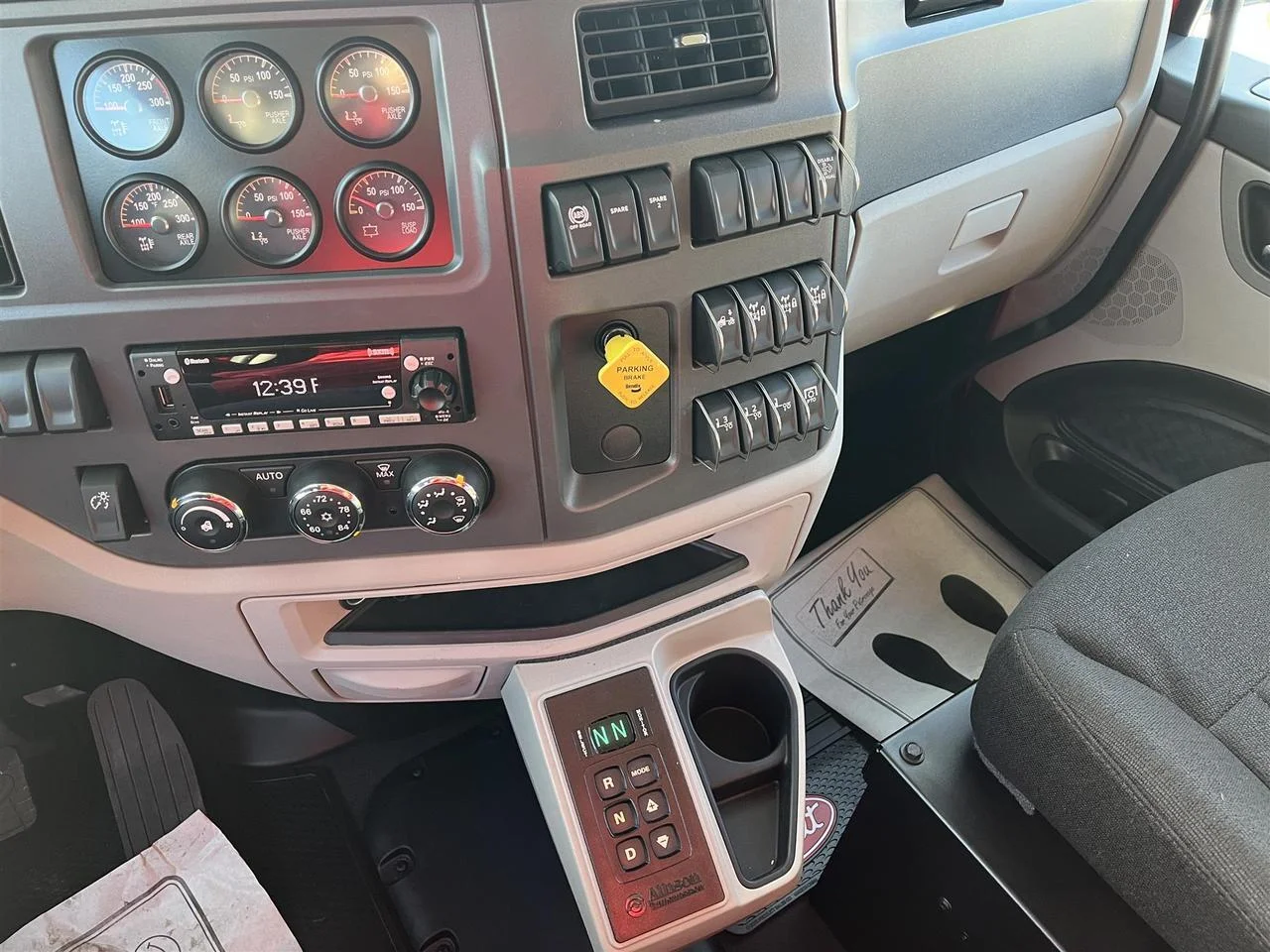 2026 Peterbilt 567 in Rochester, MN — photo 10