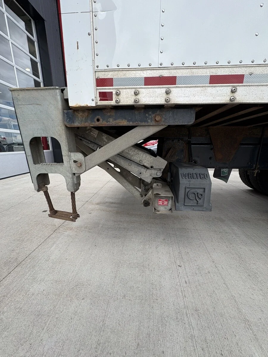 2022 Freightliner M2 106 — photo 5