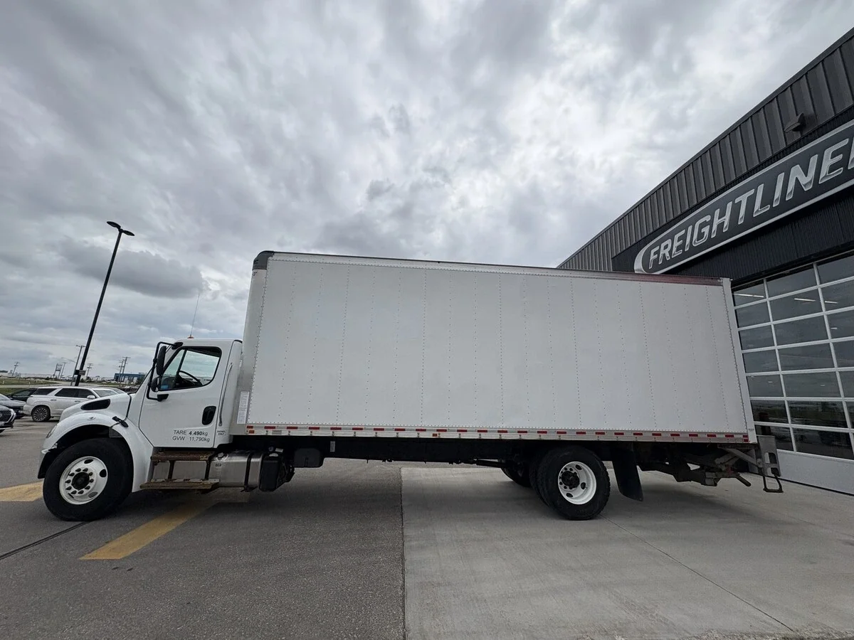 2022 Freightliner M2 106 — photo 11