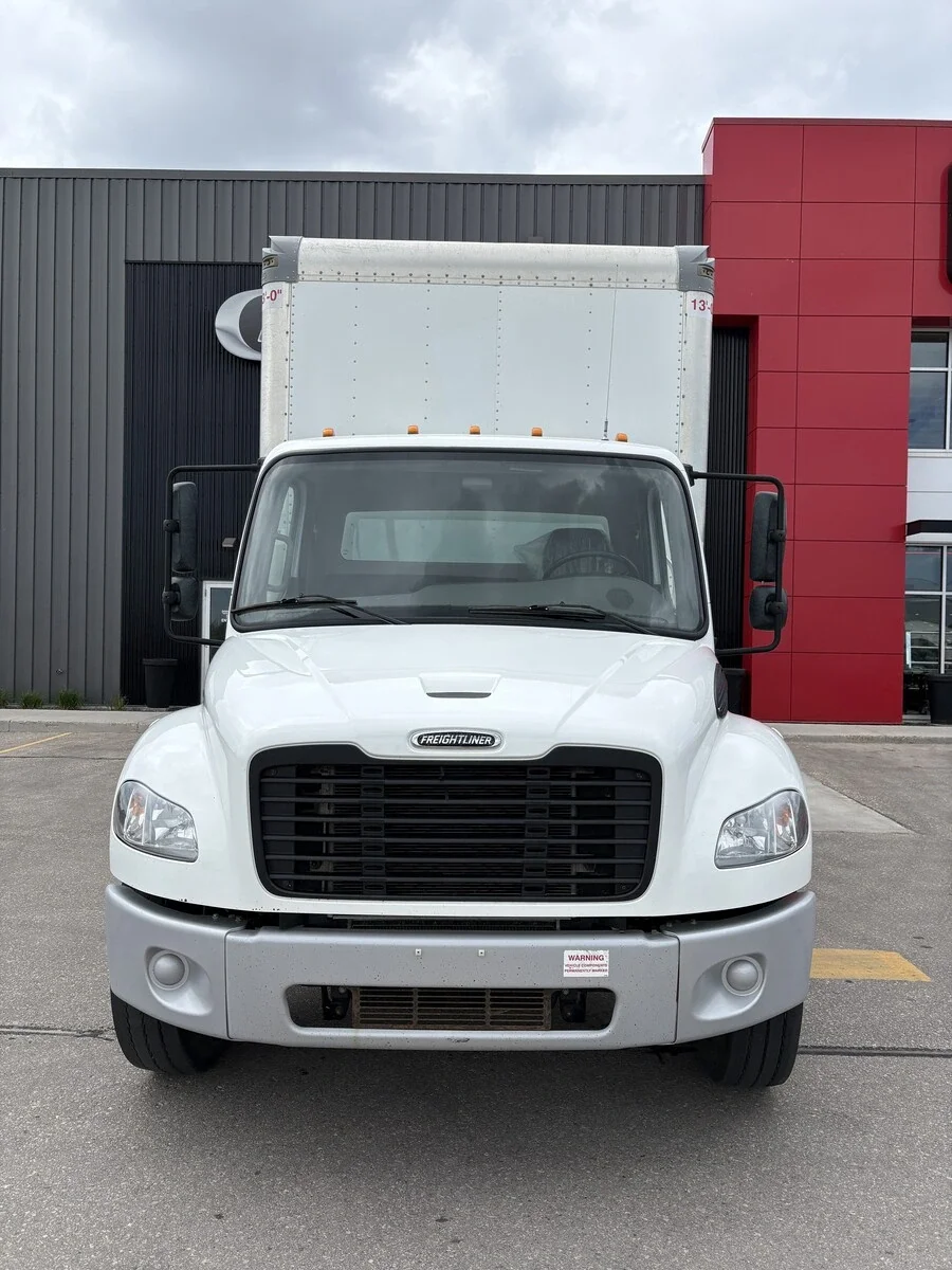 2022 Freightliner M2 106 — photo 2